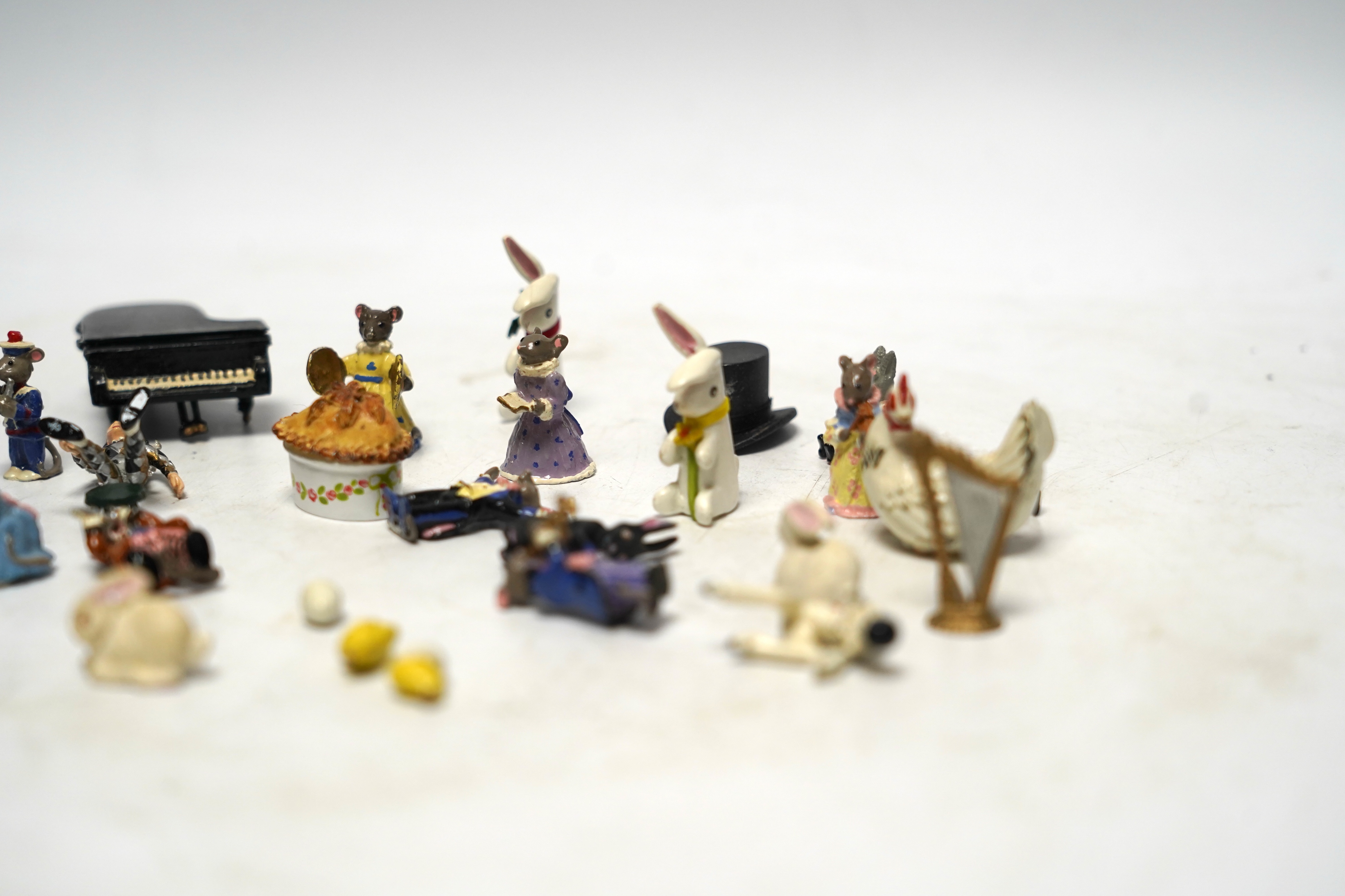Miniature novelty diecast figures including mouse orchestra, grand piano and other figures, largest 4.5cm wide